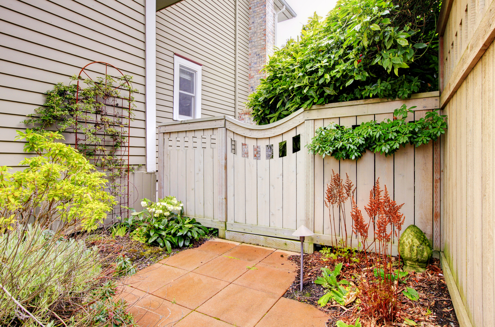 How to Choose a Fence Gate